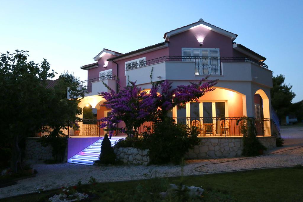 Apartments La Mirage Pirovac Buitenkant foto