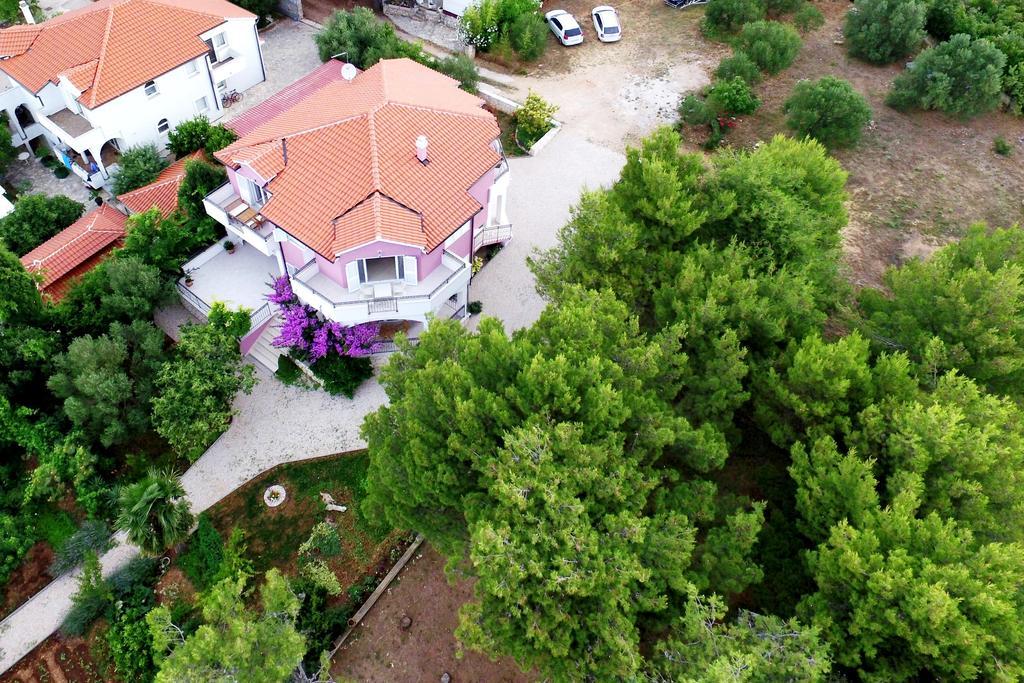 Apartments La Mirage Pirovac Buitenkant foto